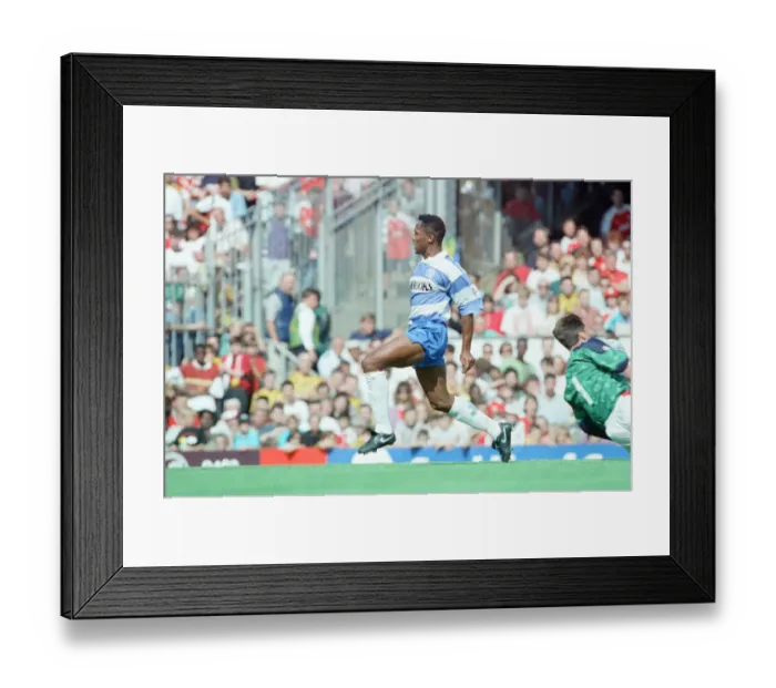 Framed Print : Arsenal 1-1 QPR, League Division One match action, Highbury, Saturday 17th August 1991 Framed Print : Arsenal 1-1 QPR, League Division One match action, Highbury, Saturday 17th August 1991