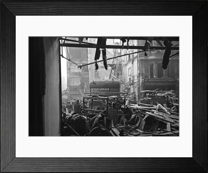 Framed Print : LCC and Civil Defence workers seen here clearing up following a V2 explosion at the Red