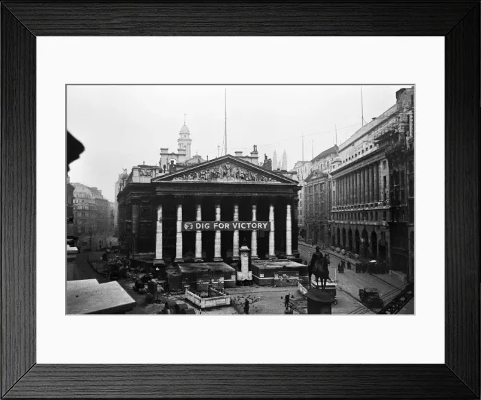 Framed Print : The Bank of England and Royal Exchange after the raid during the night of 11 January 1941 Framed Print : The Bank of England and Royal Exchange after the raid during the night of 11 January 1941