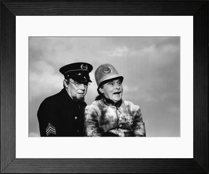 Framed Print : Eric Morecambe and Ernie Wise at rehearsals for a Christmas special Framed Print : Eric Morecambe and Ernie Wise at rehearsals for a Christmas special