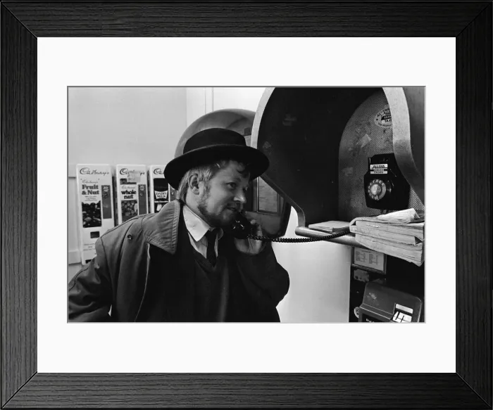 Framed Print : Actor on the set of Testimony'at Coventry Airport. 9th March 1987 Framed Print : Actor on the set of Testimony'at Coventry Airport. 9th March 1987