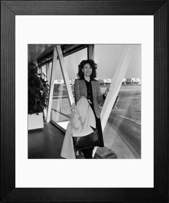 Framed Print : Nanette Newman leaving Heathrow Airport for Paris. 4th March 1980 Framed Print : Nanette Newman leaving Heathrow Airport for Paris. 4th March 1980