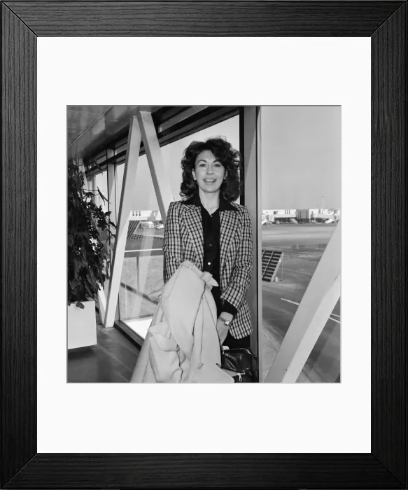 Framed Print : Nanette Newman leaving Heathrow Airport for Paris. 4th March 1980 Framed Print : Nanette Newman leaving Heathrow Airport for Paris. 4th March 1980