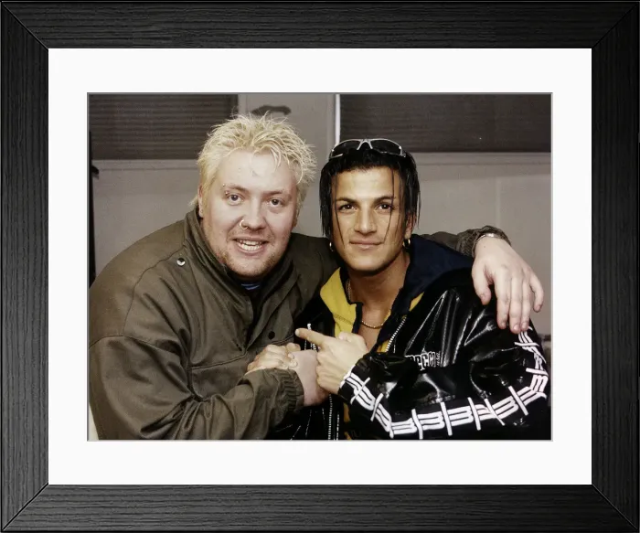 Framed Print : Ewan MacLeod Daily Record music journalist with pop singer Peter Andre Framed Print : Ewan MacLeod Daily Record music journalist with pop singer Peter Andre