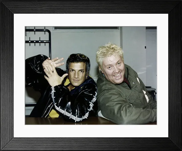 Framed Print : Ewan MacLeod Daily Record music journalist with pop singer Peter Andre Framed Print : Ewan MacLeod Daily Record music journalist with pop singer Peter Andre