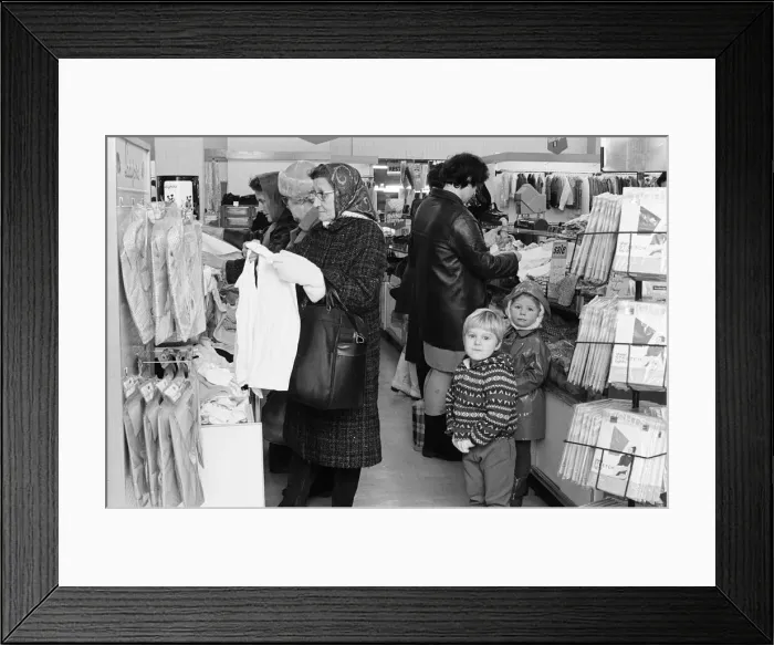 Framed Print : CO-OP Sale, Guildford, Surrey, Thursday 7th January 1971 Framed Print : CO-OP Sale, Guildford, Surrey, Thursday 7th January 1971