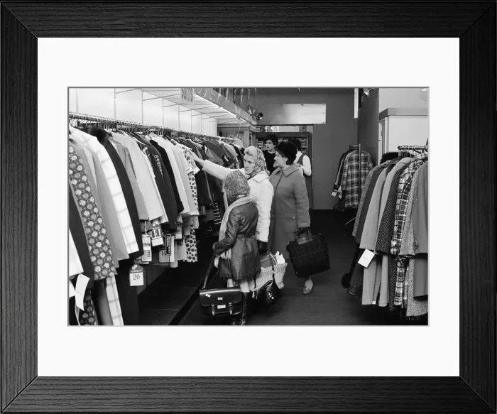 Framed Print : CO-OP Sale, Guildford, Surrey, Thursday 7th January 1971 Framed Print : CO-OP Sale, Guildford, Surrey, Thursday 7th January 1971