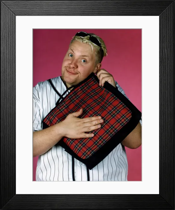 Framed Print : Ewan MaCleod with Sunday Mail Tartan Bag offer