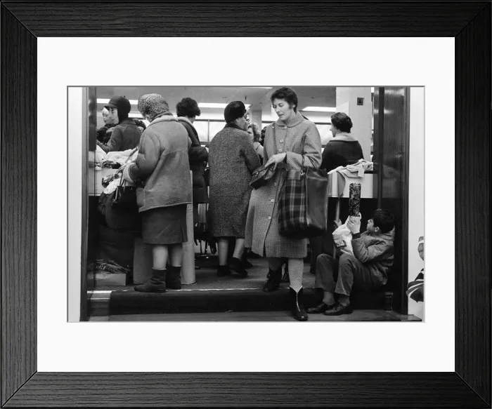 Framed Print : Harveys Sale, Guildford, Surrey, Tuesday 5th January 1971 Framed Print : Harveys Sale, Guildford, Surrey, Tuesday 5th January 1971