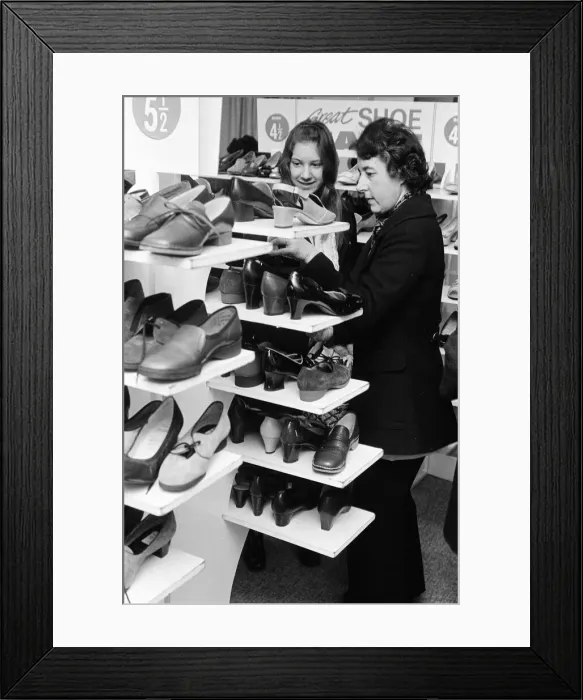 Framed Print : Harveys Sale, Guildford, Surrey, Tuesday 5th January 1971 Framed Print : Harveys Sale, Guildford, Surrey, Tuesday 5th January 1971