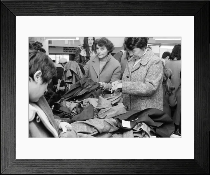 Framed Print : Harveys Sale, Guildford, Surrey, Tuesday 5th January 1971 Framed Print : Harveys Sale, Guildford, Surrey, Tuesday 5th January 1971