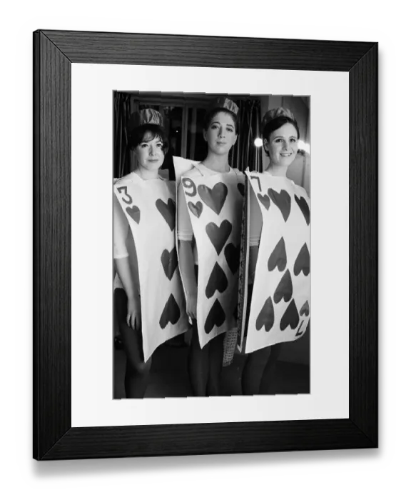 Framed Print : Alice in Wonderland, Photocall, Yvonne Arnaud Theatre, Millbrook, Guildford