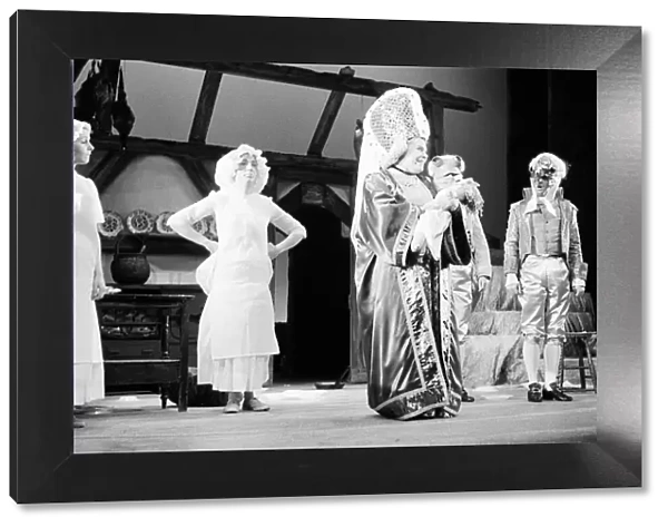 Alice in Wonderland, Photocall, Yvonne Arnaud Theatre, Millbrook, Guildford