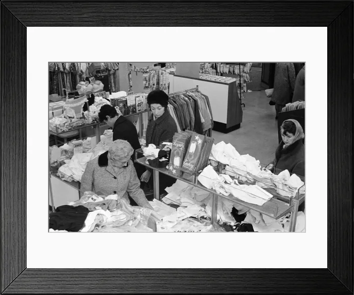 Framed Print : CO-OP Sale, Guildford, Surrey, Thursday 7th January 1971 Framed Print : CO-OP Sale, Guildford, Surrey, Thursday 7th January 1971
