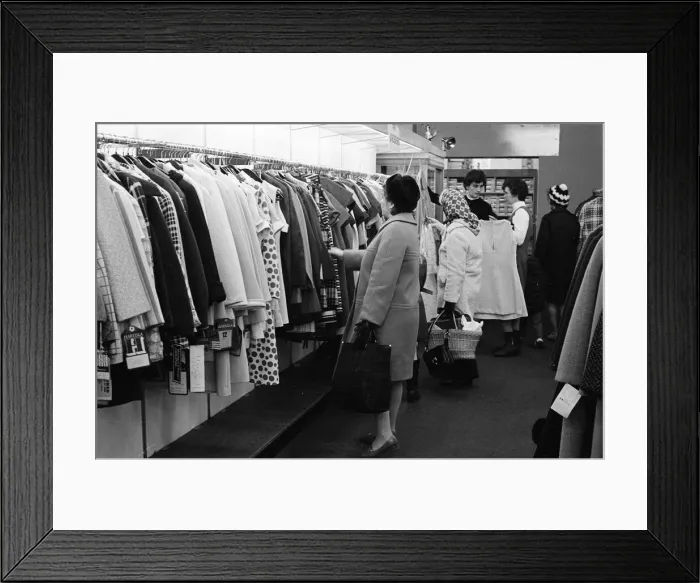 Framed Print : CO-OP Sale, Guildford, Surrey, Thursday 7th January 1971 Framed Print : CO-OP Sale, Guildford, Surrey, Thursday 7th January 1971
