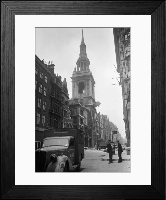 Framed Print : The gutted shell of St Mary-le-Bow, Cheapside, London, following the Luftwaffe raid Framed Print : The gutted shell of St Mary-le-Bow, Cheapside, London, following the Luftwaffe raid