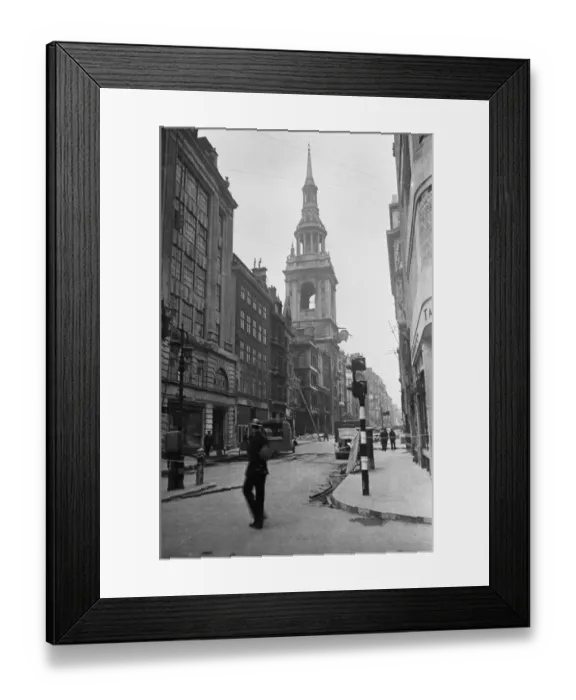 Framed Print : The gutted shell of St Mary-le-Bow, Cheapside, London, following the Luftwaffe raid Framed Print : The gutted shell of St Mary-le-Bow, Cheapside, London, following the Luftwaffe raid