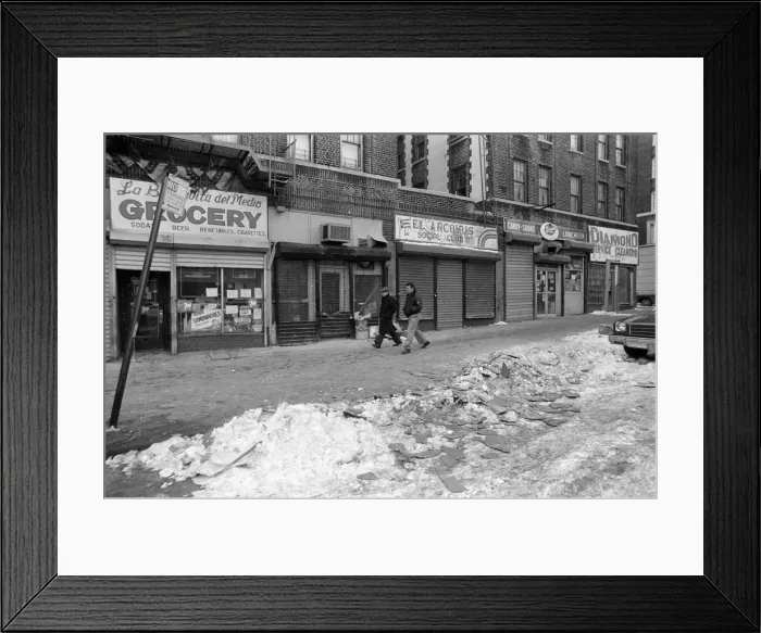 Framed Print : Street scene in New York. 13th February 1981 Framed Print : Street scene in New York. 13th February 1981