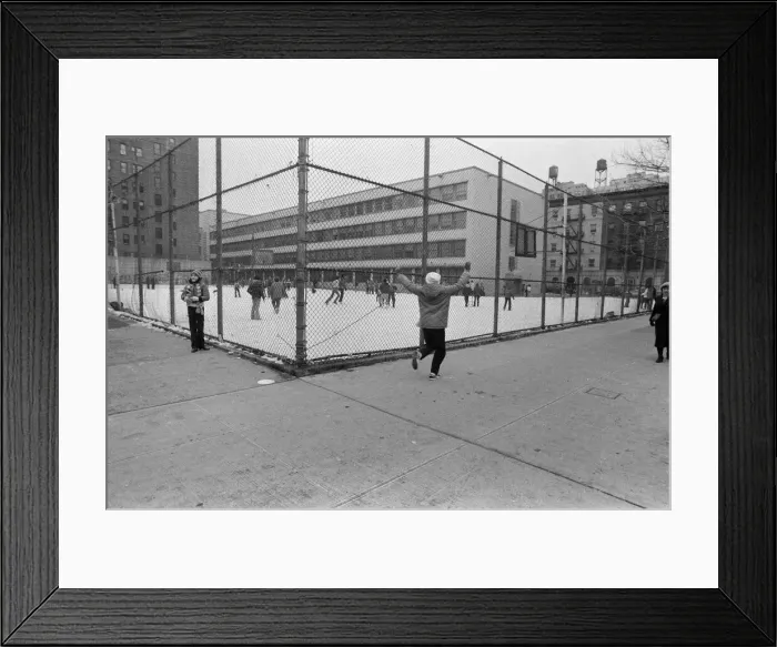 Framed Print : General street scene in New York. 13th February 1981 Framed Print : General street scene in New York. 13th February 1981