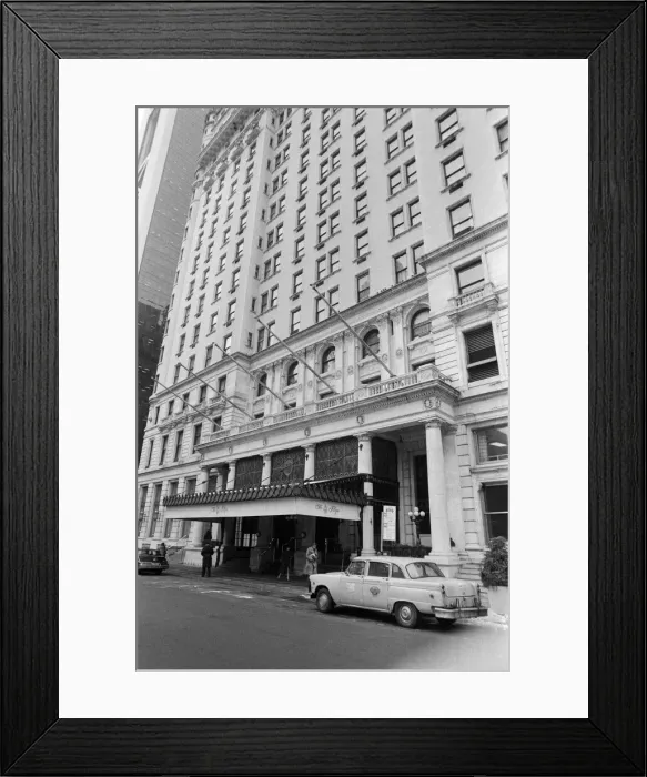 Framed Print : The Plaza Hotel. New York, 13th February 1981 Framed Print : The Plaza Hotel. New York, 13th February 1981