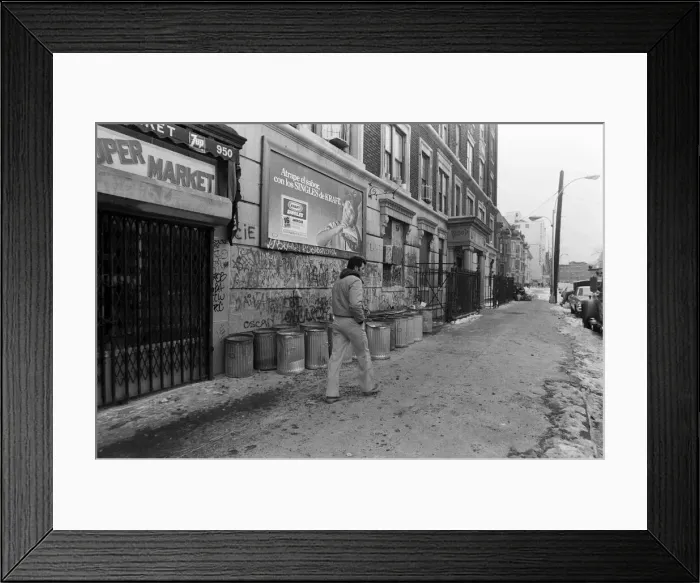 Framed Print : Street scene in New York. 13th February 1981 Framed Print : Street scene in New York. 13th February 1981