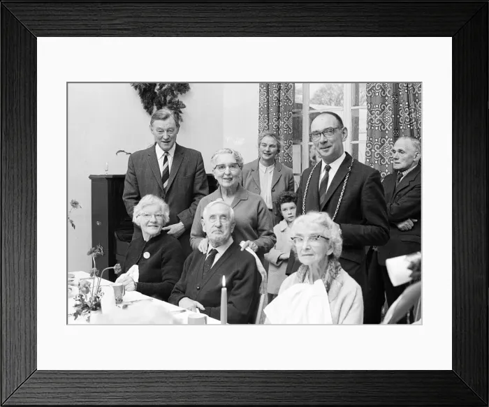 Framed Print : Christmas Lunch for residents and staff at hospital, Hydestile, Surrey Framed Print : Christmas Lunch for residents and staff at hospital, Hydestile, Surrey
