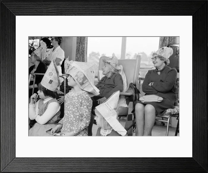 Framed Print : Christmas Party at St Lukes Hospital, Guildford, Tuesday 22nd December 1970 Framed Print : Christmas Party at St Lukes Hospital, Guildford, Tuesday 22nd December 1970
