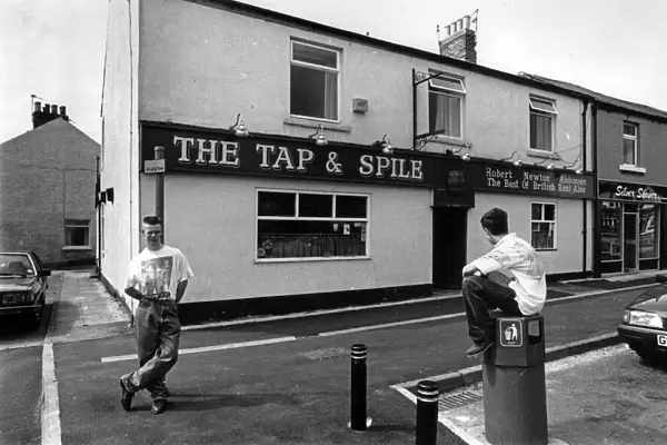 The Tap & Spile pub, Durham. July 1991