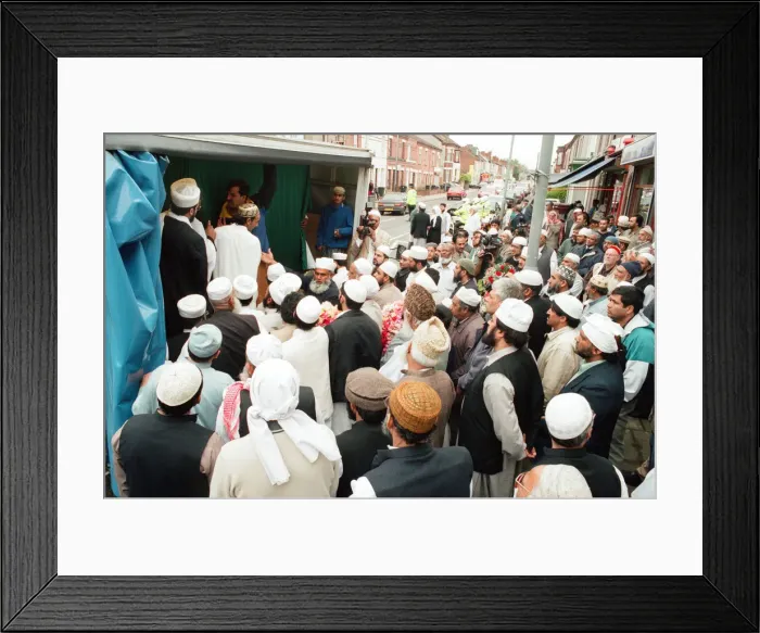 Framed Print : The body of internationally renowned religious leader, Muhammad Abdul Wahab Siddiqi Framed Print : The body of internationally renowned religious leader, Muhammad Abdul Wahab Siddiqi