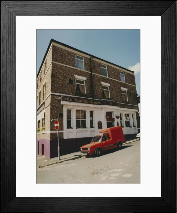 Framed Print : The Magnesia Bank public house, Camden Street, North Shields 21st June 1995
