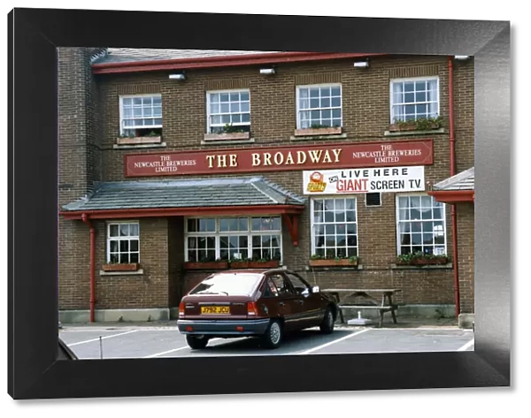 The Broadway Pub, Whitley Bay. 18th July 1994