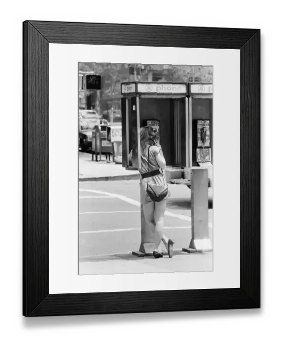 Framed Print : Woman on Phone, New York, USA, June 1984 Framed Print : Woman on Phone, New York, USA, June 1984