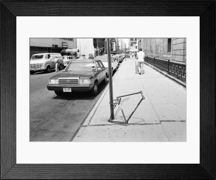 Framed Print : Crime New York, USA, everything possible removed from a bike, only the frame remains Framed Print : Crime New York, USA, everything possible removed from a bike, only the frame remains