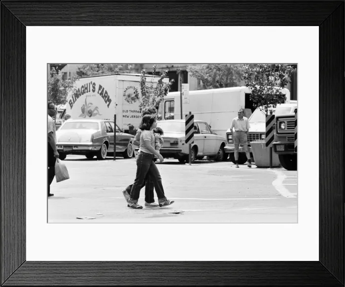 Framed Print : Street Scene, New York, USA, June 1984 Framed Print : Street Scene, New York, USA, June 1984