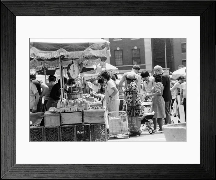 Framed Print : Market Stall, New York, USA, June 1984