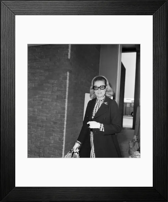 Framed Print : Princess Grace of Monaco leaves Heathrow Airport. 18th September 1971 Framed Print : Princess Grace of Monaco leaves Heathrow Airport. 18th September 1971