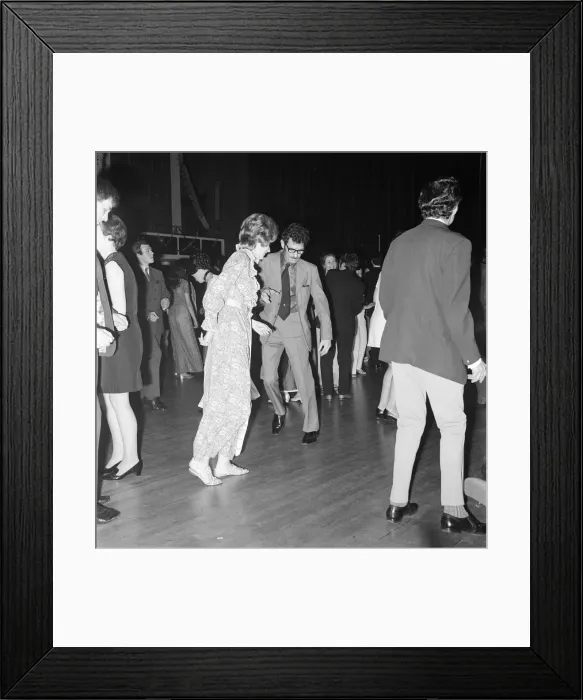 Framed Print : Smiths Industries dinner and dance at Guildford Civic Hall, Surrey Framed Print : Smiths Industries dinner and dance at Guildford Civic Hall, Surrey