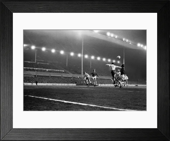 Framed Print : Everton 1- 1 Panathinaikos F. C. European Cup 3rd round 1st leg match held at Goodison Framed Print : Everton 1- 1 Panathinaikos F. C. European Cup 3rd round 1st leg match held at Goodison