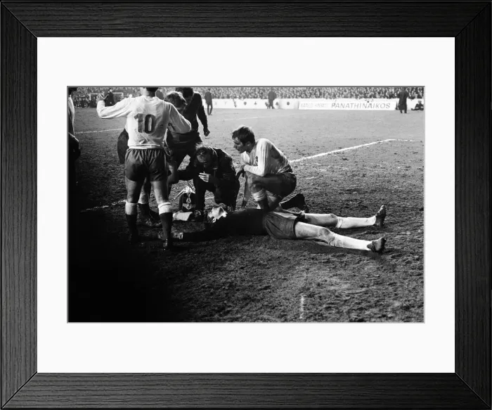Framed Print : Everton 1- 1 Panathinaikos F. C. European Cup 3rd round 1st leg match held at Goodison Framed Print : Everton 1- 1 Panathinaikos F. C. European Cup 3rd round 1st leg match held at Goodison