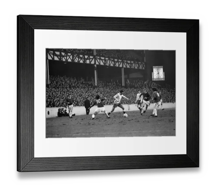 Framed Print : Everton 1- 1 Panathinaikos F. C. European Cup 3rd round 1st leg match held at Goodison Framed Print : Everton 1- 1 Panathinaikos F. C. European Cup 3rd round 1st leg match held at Goodison