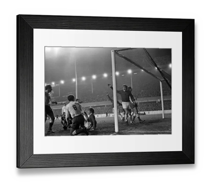 Framed Print : Everton 1- 1 Panathinaikos F. C. European Cup 3rd round 1st leg match held at Goodison Framed Print : Everton 1- 1 Panathinaikos F. C. European Cup 3rd round 1st leg match held at Goodison