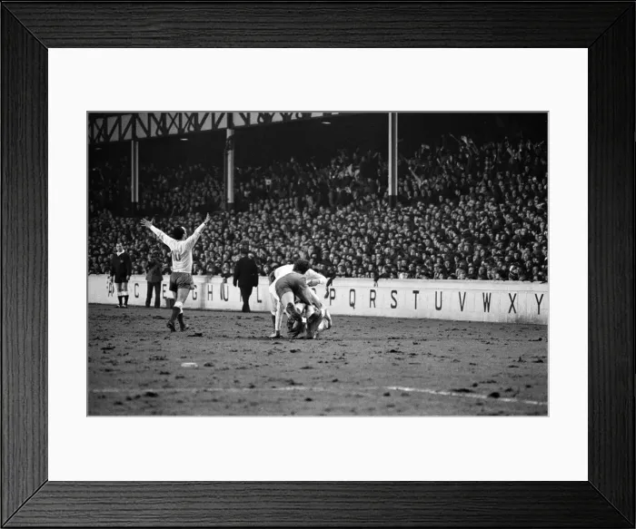 Framed Print : Everton 1- 1 Panathinaikos F. C. European Cup 3rd round 1st leg match held at Goodison Framed Print : Everton 1- 1 Panathinaikos F. C. European Cup 3rd round 1st leg match held at Goodison