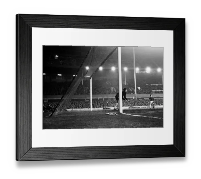 Framed Print : Everton 1- 1 Panathinaikos F. C. European Cup 3rd round 1st leg match held at Goodison Framed Print : Everton 1- 1 Panathinaikos F. C. European Cup 3rd round 1st leg match held at Goodison