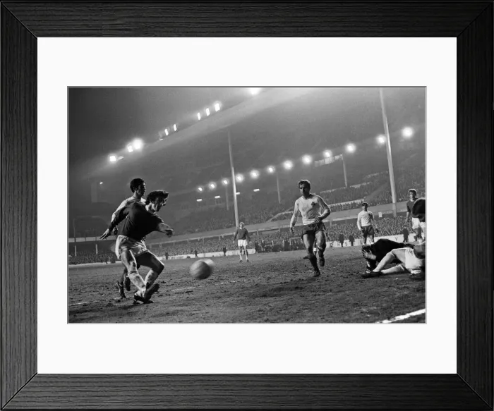 Framed Print : Everton 1- 1 Panathinaikos F. C. European Cup 3rd round 1st leg match held at Goodison Framed Print : Everton 1- 1 Panathinaikos F. C. European Cup 3rd round 1st leg match held at Goodison