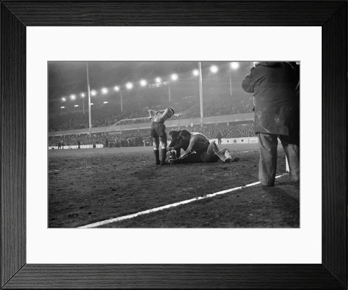 Framed Print : Everton 1- 1 Panathinaikos F. C. European Cup 3rd round 1st leg match held at Goodison Framed Print : Everton 1- 1 Panathinaikos F. C. European Cup 3rd round 1st leg match held at Goodison