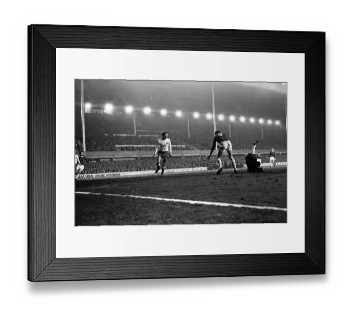 Framed Print : Everton 1- 1 Panathinaikos F. C. European Cup 3rd round 1st leg match held at Goodison Framed Print : Everton 1- 1 Panathinaikos F. C. European Cup 3rd round 1st leg match held at Goodison