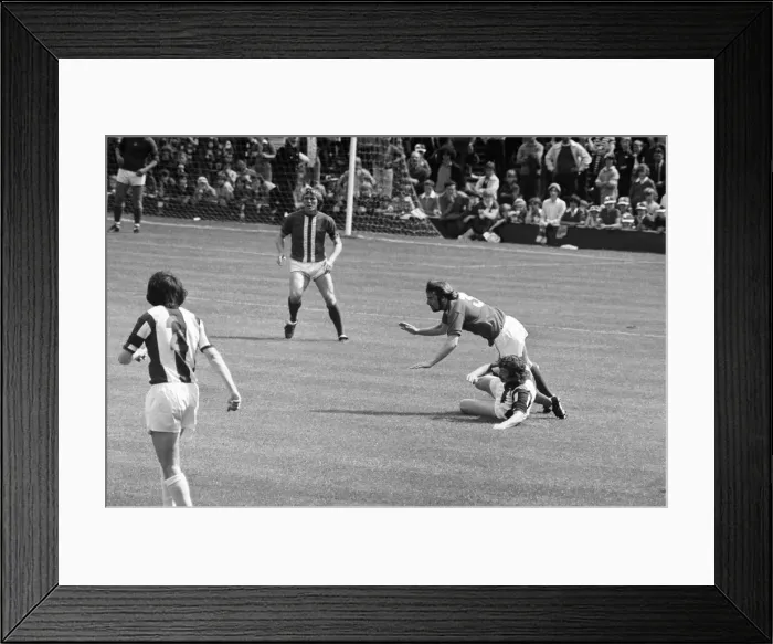 Framed Print : WBA 0-0 Birmingham City, Texaco Cup Group Stage match at The Hawthorns Framed Print : WBA 0-0 Birmingham City, Texaco Cup Group Stage match at The Hawthorns