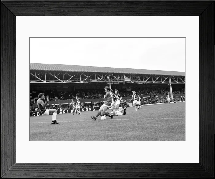 Framed Print : WBA 0-0 Birmingham City, Texaco Cup Group Stage match at The Hawthorns