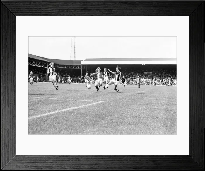 Framed Print : WBA 0-0 Birmingham City, Texaco Cup Group Stage match at The Hawthorns Framed Print : WBA 0-0 Birmingham City, Texaco Cup Group Stage match at The Hawthorns