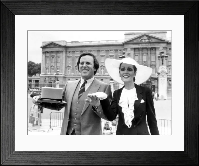 Framed Print : Terry Wogan and Lorraine Chase at Buckingham Palace - 30th June 1981 Framed Print : Terry Wogan and Lorraine Chase at Buckingham Palace - 30th June 1981